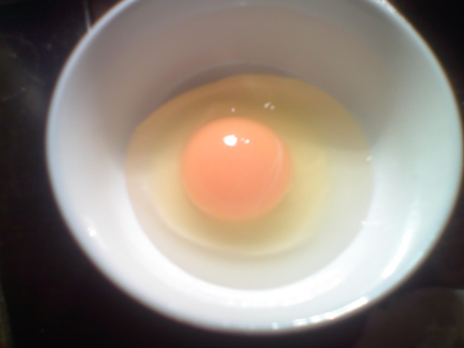 过量添加加力素红的鸡蛋