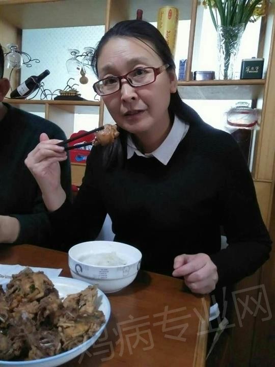 河北省蛋鸡技术体系岗位科学家 刘华格.jpg